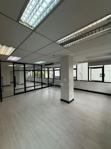 Office Space Modern Style For Rent Phrom Phong, กรุงเทพ, Phrom Phong, คลองตันเหนือ, วัฒนา, กรุงเทพ, 90 ตร.ม., สำนักงาน ให้เช่า, โดย Suchanya Piboonwiput, 11812298 - DDproperty.com