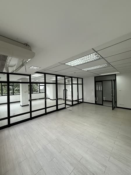 Office Space Modern Style For Rent Phrom Phong, Bangkok, Phrom Phong, Khlong Tan Nua, Watthana, Bangkok, , 90 sqm, Office Space For Rent, by Suchanya Piboonwiput, 11812298 - DDproperty.com