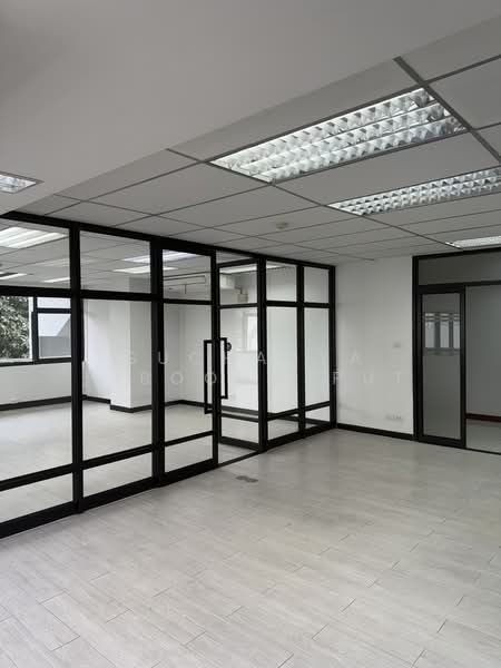 Office Space Modern Style For Rent Phrom Phong, Bangkok, Phrom Phong, Khlong Tan Nua, Watthana, Bangkok, , 90 sqm, Office Space For Rent, by Suchanya Piboonwiput, 11812298 - DDproperty.com