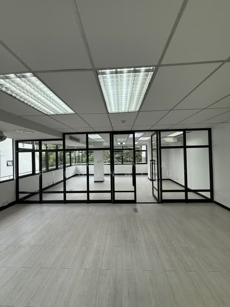 Office Space Modern Style For Rent Phrom Phong, กรุงเทพ, Phrom Phong, คลองตันเหนือ, วัฒนา, กรุงเทพ, 90 ตร.ม., สำนักงาน ให้เช่า, โดย Suchanya Piboonwiput, 11812298 - DDproperty.com