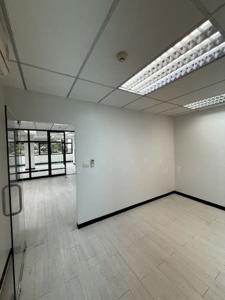 Office Space Modern Style For Rent Phrom Phong, กรุงเทพ, Phrom Phong, คลองตันเหนือ, วัฒนา, กรุงเทพ, 90 ตร.ม., สำนักงาน ให้เช่า, โดย Suchanya Piboonwiput, 11812298 - DDproperty.com