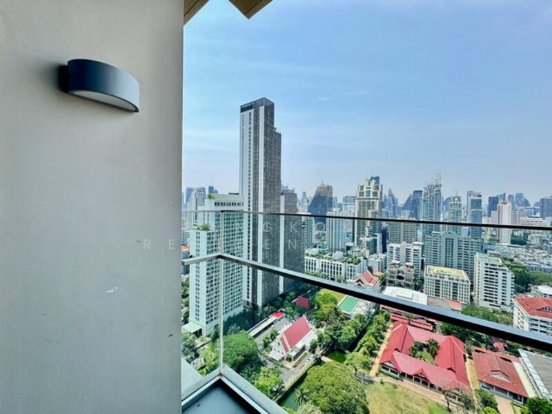 The Esse Asoke, Bangkok, 333 Soi Sukhumvit 21, Sukhumvit Road, Khlongtoei Nua, Watthana, Bangkok, 2 Bedrooms, 75 sqm, Condo For Rent, by Bangkok Residential, 11813396 - DDproperty.com