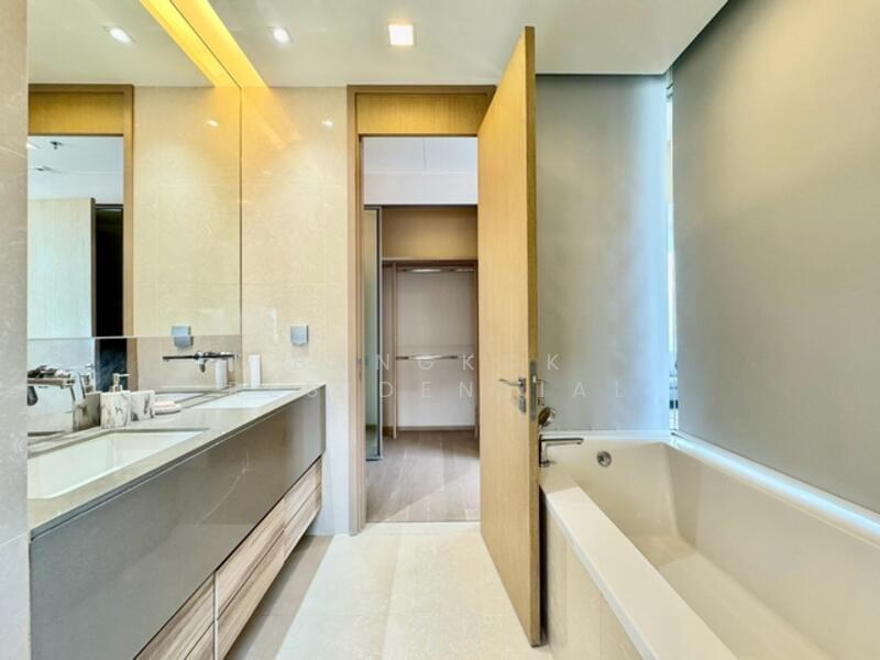 The Esse Asoke, Bangkok, 333 Soi Sukhumvit 21, Sukhumvit Road, Khlongtoei Nua, Watthana, Bangkok, 2 Bedrooms, 75 sqm, Condo For Rent, by Bangkok Residential, 11813396 - DDproperty.com