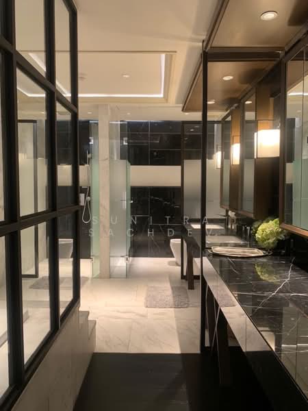 The Crest Sukhumvit 24, Bangkok, Soi Methi Niwet, Khong Tan, Khlong Toei, Bangkok, 3 Bedrooms, 248 sqm, Condo For Rent, by Sunitra Sachdev, 11813897 - DDproperty.com