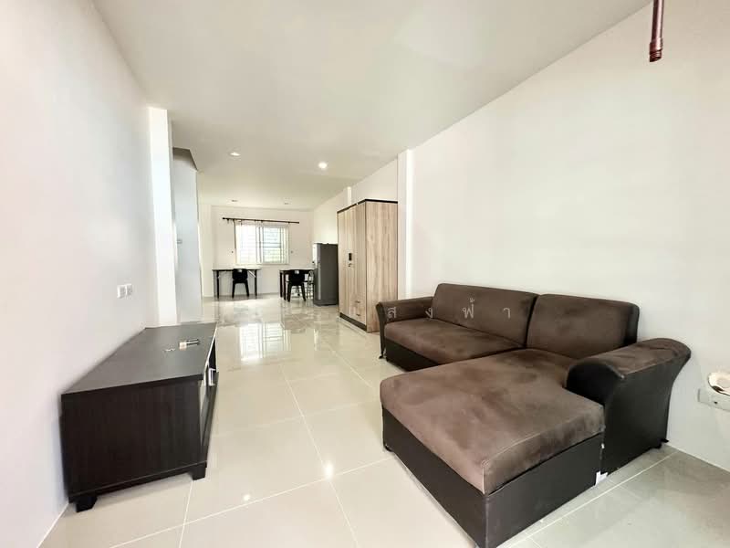 ให้เช่าทาวน์โฮม ม.เซนสิริ แหลมฉบัง ศรีราชา, Chon Buri (Pattaya), Thung Suk La, Si Racha, Chon Buri (Pattaya), 4 Bedrooms, 80 sqm, Townhouse For Rent, by Dusit Saengfa, 11814755 - DDproperty.com
