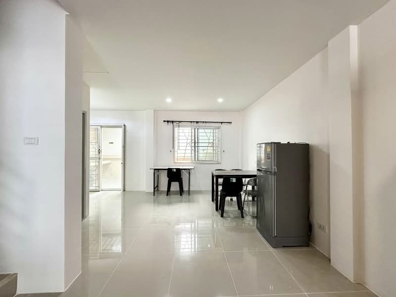 ให้เช่าทาวน์โฮม ม.เซนสิริ แหลมฉบัง ศรีราชา, Chon Buri (Pattaya), Thung Suk La, Si Racha, Chon Buri (Pattaya), 4 Bedrooms, 80 sqm, Townhouse For Rent, by Dusit Saengfa, 11814755 - DDproperty.com