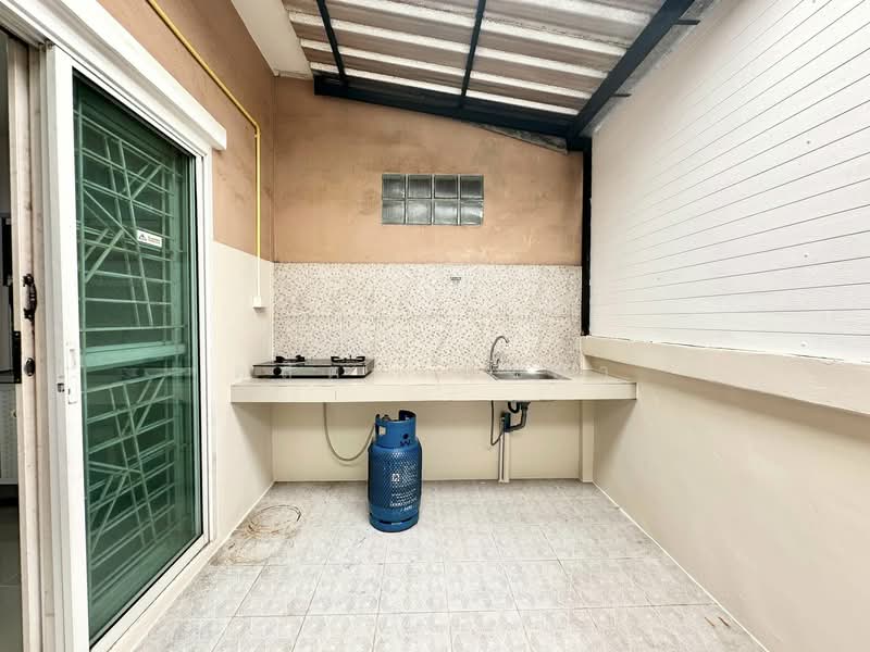 ให้เช่าทาวน์โฮม ม.เซนสิริ แหลมฉบัง ศรีราชา, Chon Buri (Pattaya), Thung Suk La, Si Racha, Chon Buri (Pattaya), 4 Bedrooms, 80 sqm, Townhouse For Rent, by Dusit Saengfa, 11814755 - DDproperty.com