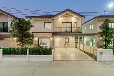 ขาย - บ้านใหม่พร้อมอยู่ ดาวน์ 0% ไม่มีค่าส่วนกลาง, กรุงเทพ