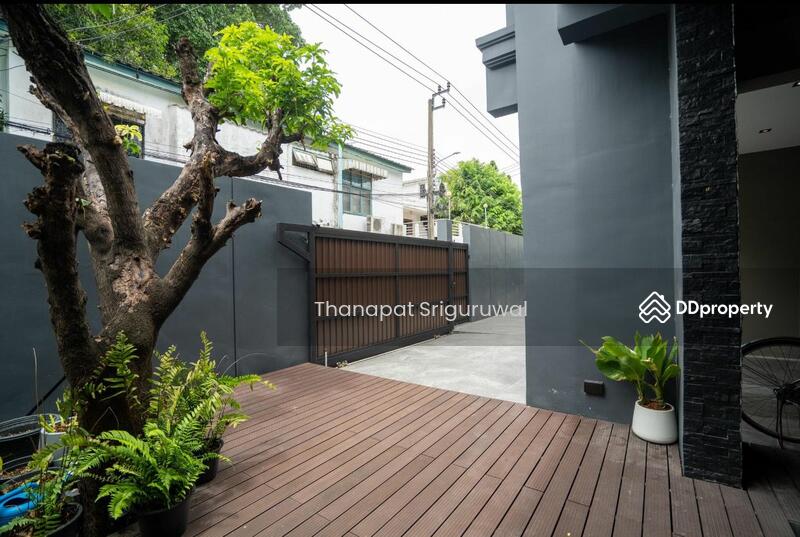 ขาย - 4-BR House in Saphan Song, กรุงเทพ