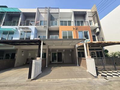 ขาย - ทาวน์โฮม3ชั้น รีโนเวทใหม่ หมู่บ้าน กรีนิช รามอินทรา ใกล้สวนสยาม รถไฟฟ้า ทางด่วน เดินทางสะดวก, กรุงเทพ