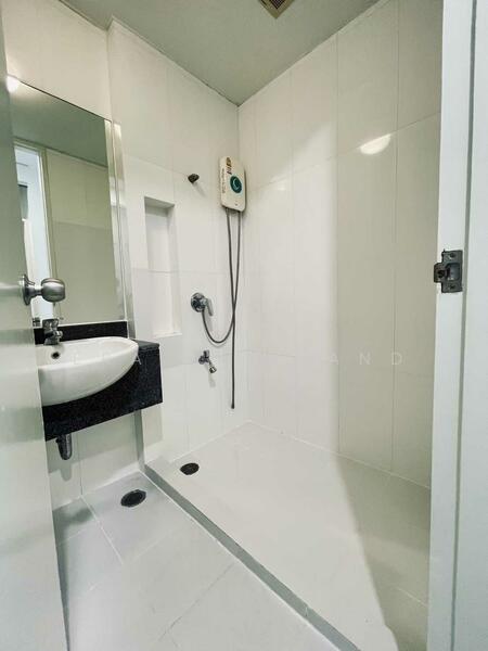 The Parkland Srinakarin Lakeside, Samut Prakan, 555 Lasalle Road, Bang Kaeo, Bang Plee, Samut Prakan, 1 Bedroom, 36 sqm, Condo For Sale, by ERA Thailand, 11817702 - DDproperty.com
