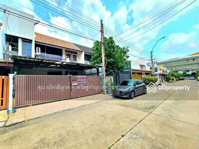 ขาย - ทาวน์เฮ้าส์ 2 ชั้น 25 ตร.ว. หมู่บ้าน ป.ธนานิเวศน์ เสนานิคม1 ซอย28 แยก1, กรุงเทพ