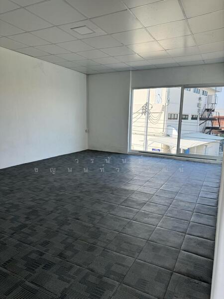 For Sale - The factory with land of 148 sq.wah, located in the purple zone area, Praksa, Samutprakarn, Samut Prakan