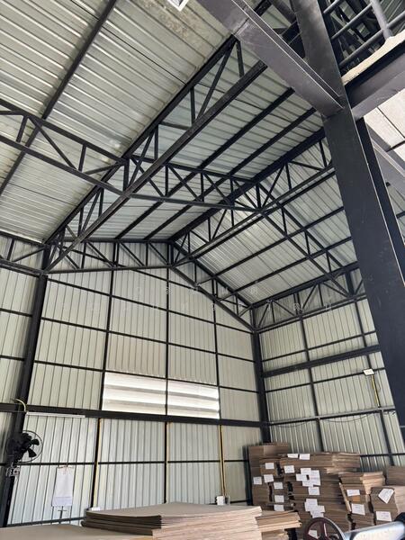 For Sale - The factory with land of 148 sq.wah, located in the purple zone area, Praksa, Samutprakarn, Samut Prakan