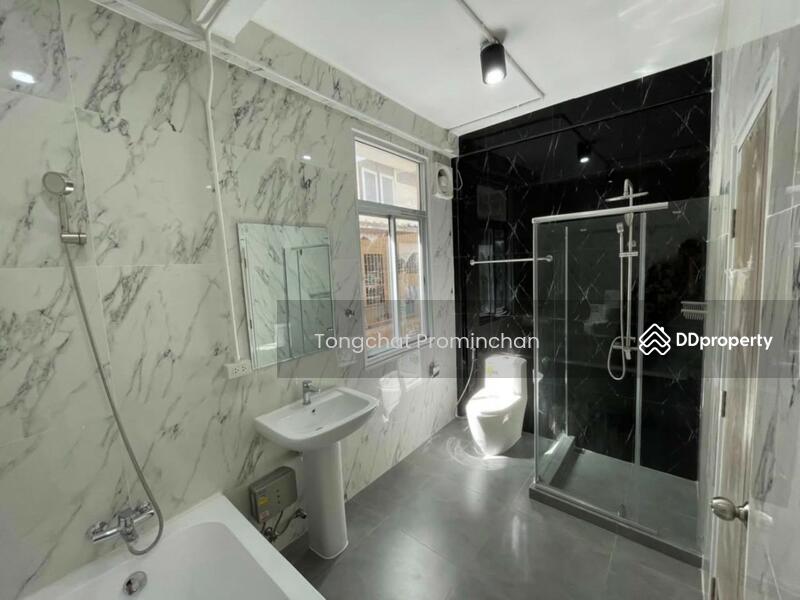 For Rent - อาคารพานิชย์ให้เช่า สาทร : Commercial building for rent sathorn, Bangkok