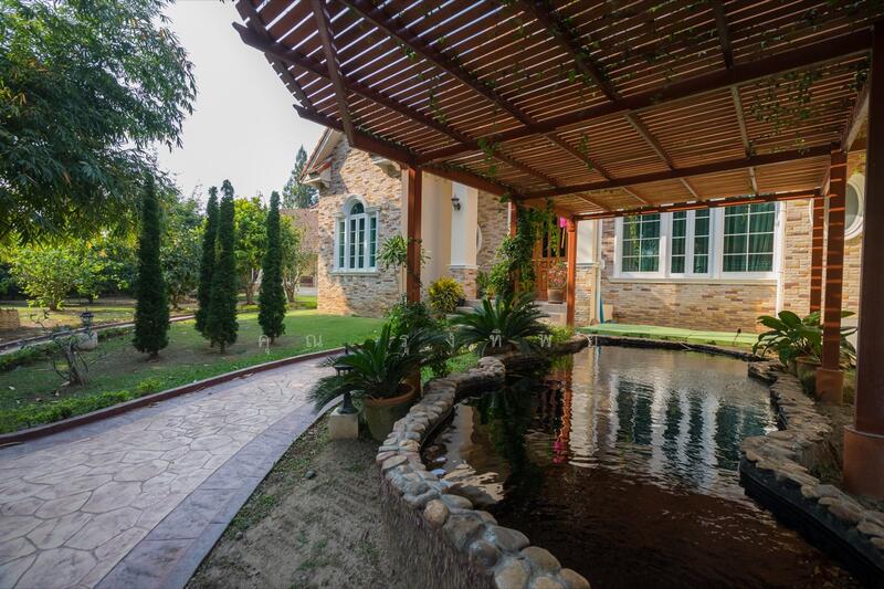 Beautiful Saraphi Family Estate Luxury Living with Extensive Gardens, Guest House & Private Po, Chiang Mai, Tha Wang Tal, Saraphi, Chiang Mai, 9 Bedrooms, 626 sqm, Villa For Sale, by คุณ รุ่งทิพย์, 11818599 - DDproperty.com