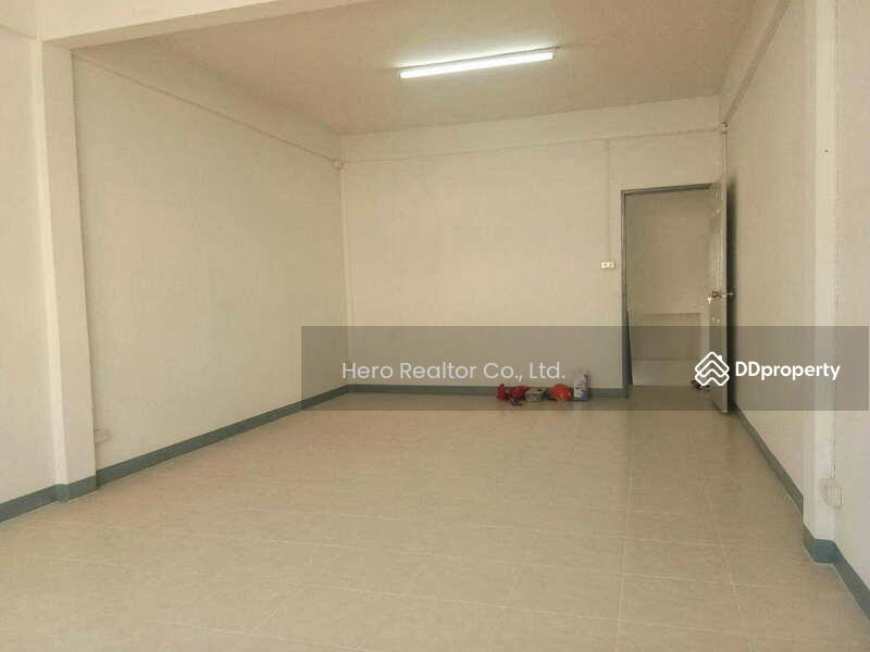 For Rent - For Rent Bangkok Shophouse Sukhumvit BTS Udom Suk Phra Khanong BRE23967, Bangkok