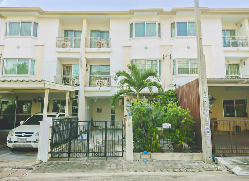 ขาย - ทาวน์โฮม 3 ชั้น หมู่บ้าน ศุภาลัย วิลล์ ลาซาล ทำเลดี, กรุงเทพ