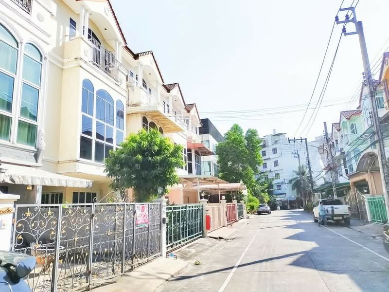 ณ สยามพาร์ค, Nonthaburi, กรุงเทพ-นนทบุรี, Bang Khen, Muang Nonthaburi, Nonthaburi, 4 Bedrooms, 132 sqm, Townhouse For Sale, by ชนะชาติ นนท์ตา, 11820504 - DDproperty.com