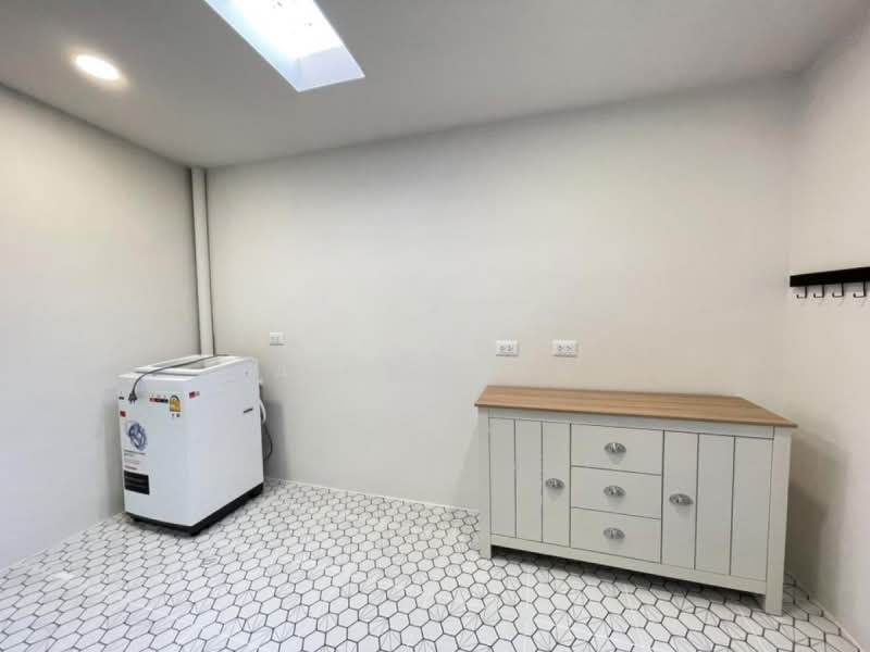 Altitude Kraf Bangna, Samut Prakan, 159 Moo 12, Liap Klong Luang Phaeng Road, Bang Kaeo, Bang Plee, Samut Prakan, 3 Bedrooms, 132 sqm, Townhouse For Rent, by Agentbkk, 11821191 - DDproperty.com