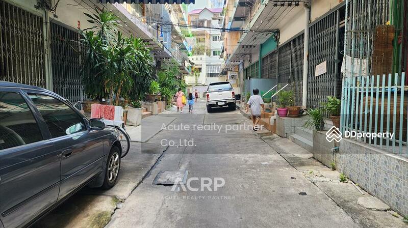 For Sale - Shophouse 2 units combined for sale with income. Fully rented, Pridi Banomyong 2, Phra Khanong, Bangkok