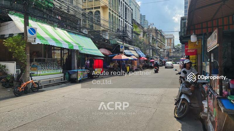 For Sale - Shophouse 2 units combined for sale with income. Fully rented, Pridi Banomyong 2, Phra Khanong, Bangkok