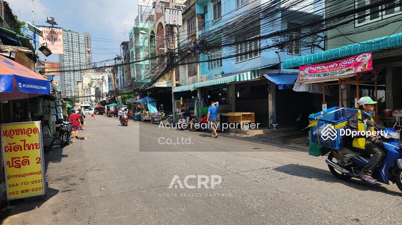 For Sale - Shophouse 2 units combined for sale with income. Fully rented, Pridi Banomyong 2, Phra Khanong, Bangkok