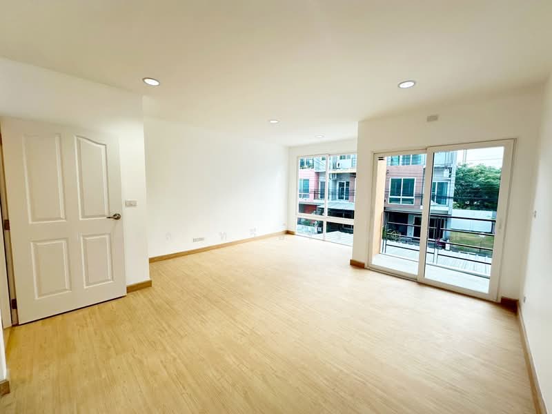 Greenwich Ramintra, Bangkok, 988 Ram Inthra Road, Ram Inthra, Khan Na Yao, Bangkok, 4 Bedrooms, 180 sqm, Townhouse For Sale, by นภดล ทวีธรรมนุสิน, 11822444 - DDproperty.com