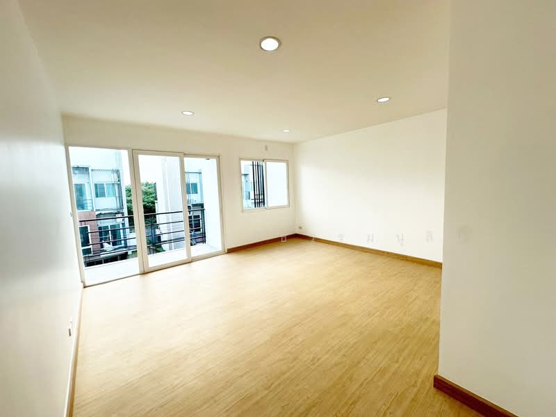 Greenwich Ramintra, Bangkok, 988 Ram Inthra Road, Ram Inthra, Khan Na Yao, Bangkok, 4 Bedrooms, 180 sqm, Townhouse For Sale, by นภดล ทวีธรรมนุสิน, 11822444 - DDproperty.com