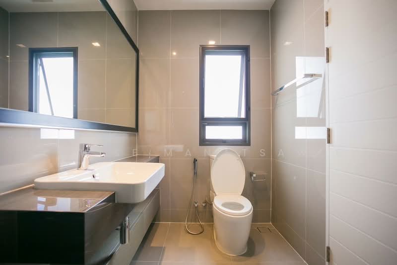 The Gentry Ekamai-Ladprao, Bangkok, 90 Soi Ladprao 94, Phlapphla, Wang Thonglang, Bangkok, 3 Bedrooms, 380 sqm, Single Detached House For Rent, by Louise Manatsawee, 11823672 - DDproperty.com