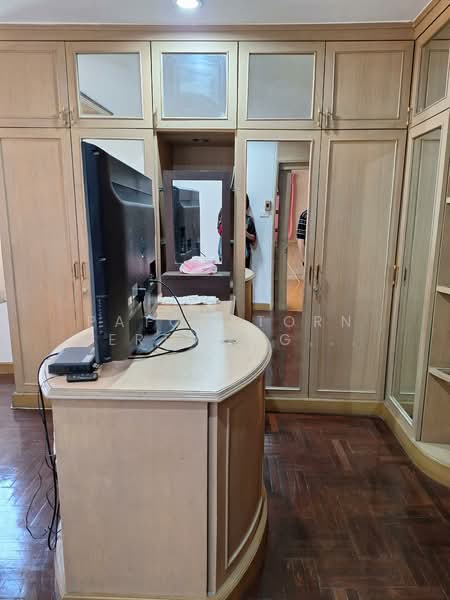 HouHouse for rent, 2 floors, 6 bedrooms, Soi Sukhumvit 71 (Soi Pridi Banomyong 42), Bangkok, สุขุมวิท, Khlong Tan Nua, Watthana, Bangkok, 6 Bedrooms, 300 sqm, Single Detached House For Rent, by Patchatorn Lertmongkolsomchok, 11824086 - DDproperty.com