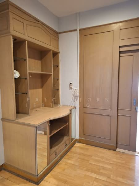 HouHouse for rent, 2 floors, 6 bedrooms, Soi Sukhumvit 71 (Soi Pridi Banomyong 42), Bangkok, สุขุมวิท, Khlong Tan Nua, Watthana, Bangkok, 6 Bedrooms, 300 sqm, Single Detached House For Rent, by Patchatorn Lertmongkolsomchok, 11824086 - DDproperty.com