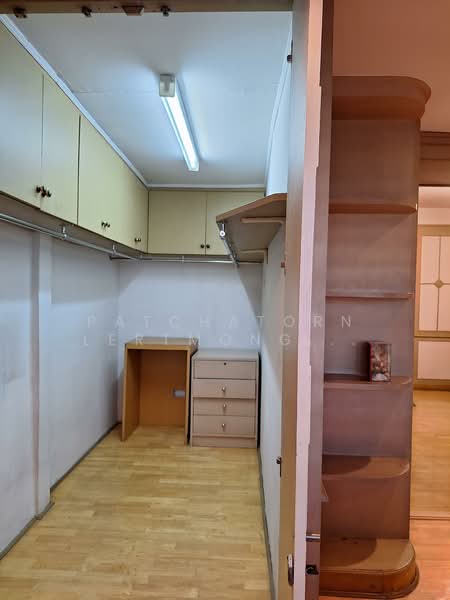 HouHouse for rent, 2 floors, 6 bedrooms, Soi Sukhumvit 71 (Soi Pridi Banomyong 42), Bangkok, สุขุมวิท, Khlong Tan Nua, Watthana, Bangkok, 6 Bedrooms, 300 sqm, Single Detached House For Rent, by Patchatorn Lertmongkolsomchok, 11824086 - DDproperty.com