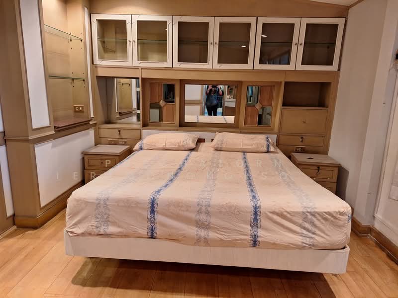 ให้เช่าบ้านเดี่ยว 2 ชั้น 6 ห้องนอน ซอยสุขุมวิท 71 (ซอยปรีดีพนมยงค์ 42), กรุงเทพ, สุขุมวิท, คลองตันเหนือ, วัฒนา, กรุงเทพ, 300 ตร.ม., บ้านเดี่ยว ให้เช่า, โดย Patchatorn Lertmongkolsomchok, 11824086 - DDproperty.com