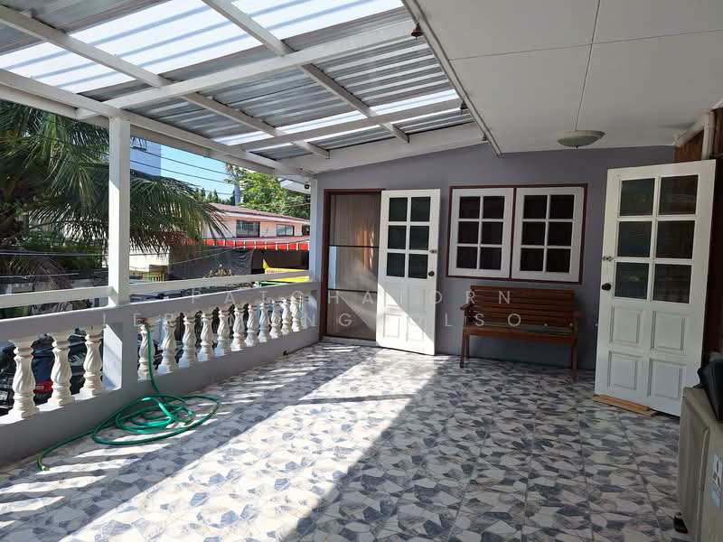 HouHouse for rent, 2 floors, 6 bedrooms, Soi Sukhumvit 71 (Soi Pridi Banomyong 42), Bangkok, สุขุมวิท, Khlong Tan Nua, Watthana, Bangkok, 6 Bedrooms, 300 sqm, Single Detached House For Rent, by Patchatorn Lertmongkolsomchok, 11824086 - DDproperty.com