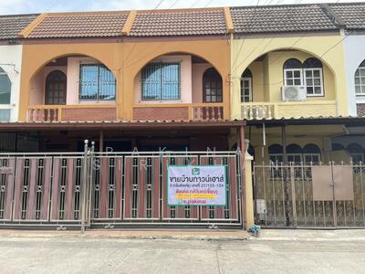 ขาย - **ขายด่วน** บ้านทาวน์เฮาส์ 2 ชั้น 3 หลังติดกัน พร้อมอยู่ (นวมินทร์ ซอย117), กรุงเทพ