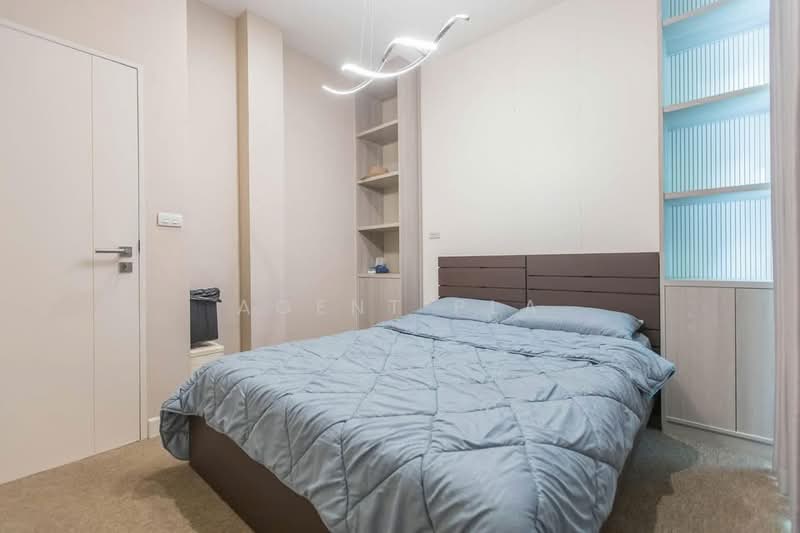 Baan Klang Muang Classe Ekkamai-Ramintra, Bangkok, Sukhonthasawat Road, Lat Phrao, Bangkok, 4 Bedrooms, 241 sqm, Single Detached House For Rent, by Agent Pla, 11824297 - DDproperty.com