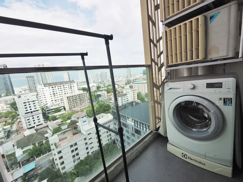 Mayfair Place Sukhumvit 50, Bangkok, Soi Sukhumvit 50, Phra Kanong, Khlong Toei, Bangkok, 2 Bedrooms, 42 sqm, Condo For Rent, by Nattanan Techatirapan, 11825150 - DDproperty.com