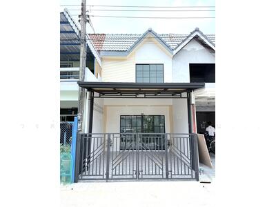 ขาย - ทาวน์เฮ้าส์2ชั้น รีโนเวทใหม่ ถนนรามอินทรา21 แยก24 เขตบางเขน ราคาถูกมาก ใกล้สถานีรถไฟฟ้าลาดปลาเค้า, กรุงเทพ