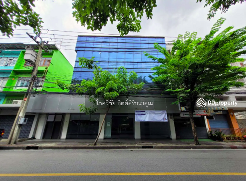 For Sale - Golden opportunity! Potential location in the heart of Bangkok, large office for sale, Bangkok