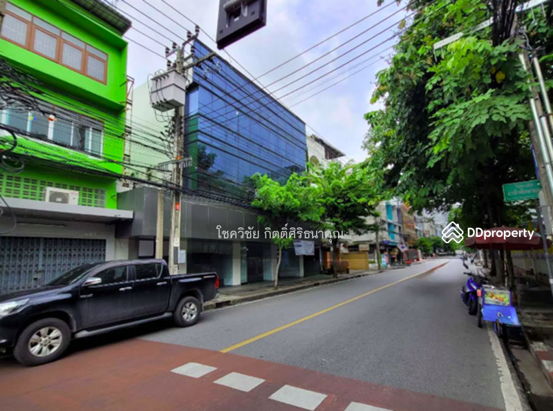 For Sale - Golden opportunity! Potential location in the heart of Bangkok, large office for sale, Bangkok