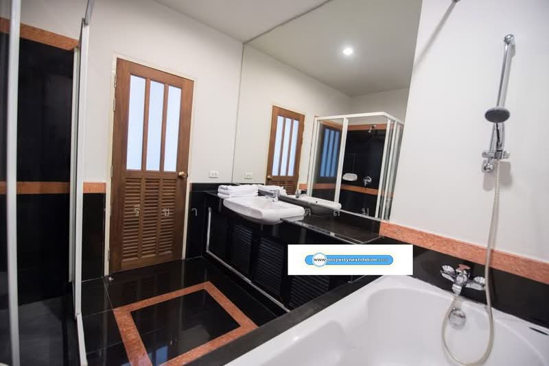 Low-rise Apartment 3 bedrooms 190 sq m. (Pet-Friendly) around Lumpini park, Bangkok, สาทร, Thung Maha Mek, Sathon, Bangkok, 3 Bedrooms, 190 sqm, Apartment For Rent, by ปรีชา จิตต์สมนึก, 11829086 - DDproperty.com