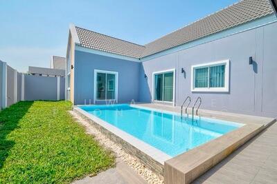 ขาย - สำหรับ ขาย บ้าน 4 ห้องนอน ที่ หนองปรือ, ชลบุรี