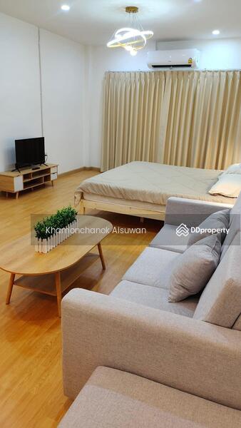 ให้เช่า - Townhouse for Rent on Santitham Road Chang Phueak, เชียงใหม่