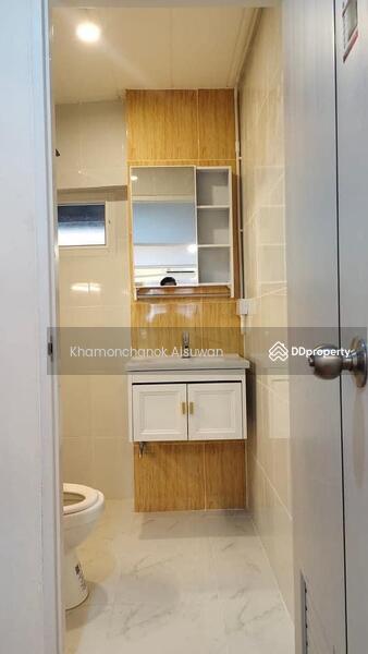 ให้เช่า - Townhouse for Rent on Santitham Road Chang Phueak, เชียงใหม่