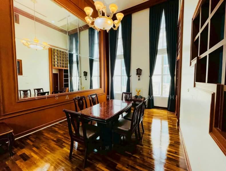 Baan Klang Krung Thonglor, Bangkok, 55 Soi Sukhumvit 55, Khlong Tan Nua, Watthana, Bangkok, 4 Bedrooms, 400 sqm, Townhouse For Rent, by Jetsada Theamphet, 11829802 - DDproperty.com