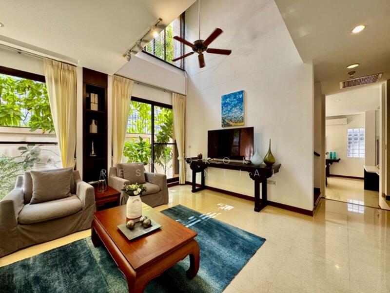 House in Compound, Bangkok, Sukhumvit 41, Khlong Tan Nua, Watthana, Bangkok, 3 Bedrooms, 330 sqm, Single Detached House For Rent, by Bangkok Residential, 11829942 - DDproperty.com