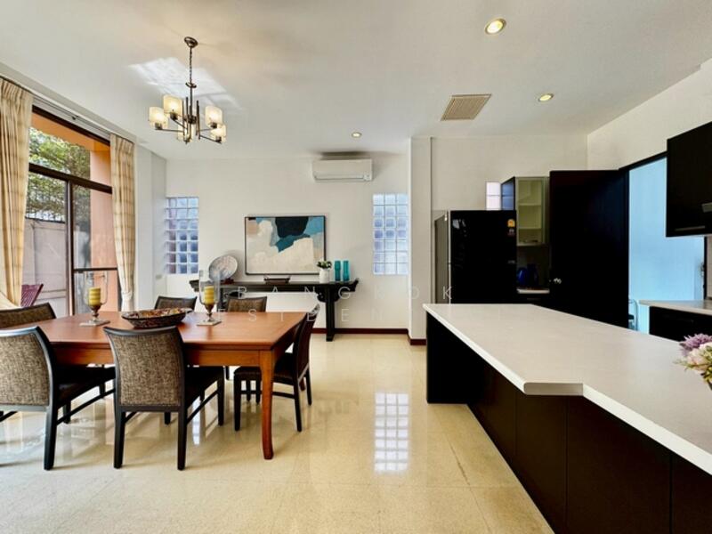 House in Compound, Bangkok, Sukhumvit 41, Khlong Tan Nua, Watthana, Bangkok, 3 Bedrooms, 330 sqm, Single Detached House For Rent, by Bangkok Residential, 11829942 - DDproperty.com