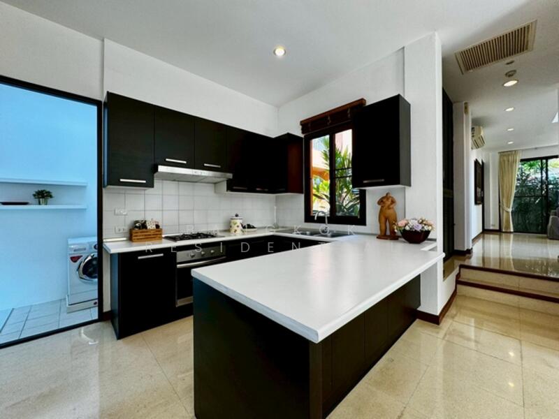 House in Compound, Bangkok, Sukhumvit 41, Khlong Tan Nua, Watthana, Bangkok, 3 Bedrooms, 330 sqm, Single Detached House For Rent, by Bangkok Residential, 11829942 - DDproperty.com