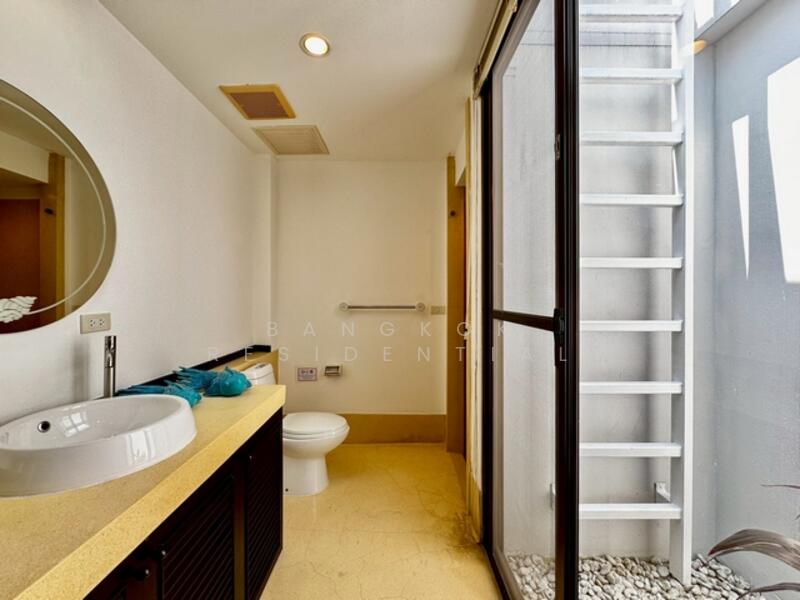 House in Compound, Bangkok, Sukhumvit 41, Khlong Tan Nua, Watthana, Bangkok, 3 Bedrooms, 330 sqm, Single Detached House For Rent, by Bangkok Residential, 11829942 - DDproperty.com